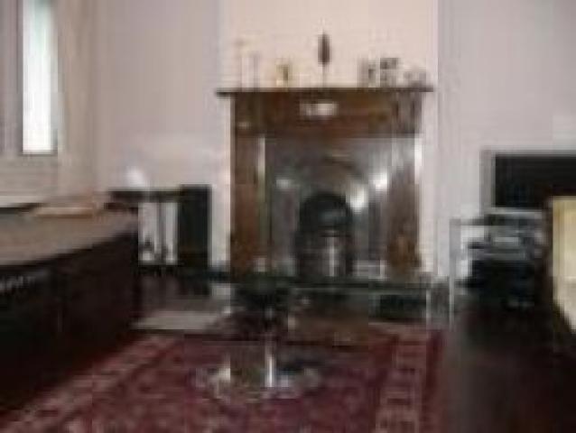 			3 Bedroom, 1 bath, 1 reception Flat			 Lyttleton Road, EAST FINCHLEY N2